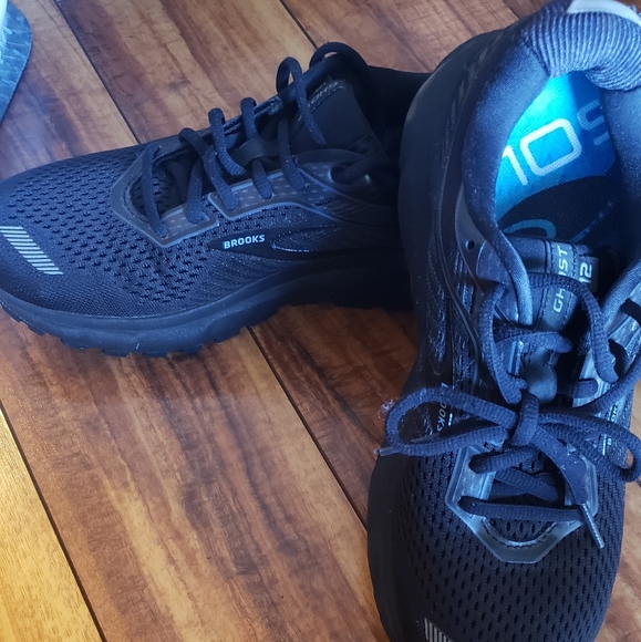 Brooks black - Picture 5 of 5